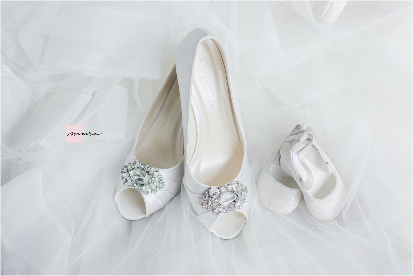 Oakbrook wedding in Drury Lane Wedding Details, Brides shoes and invitations, wedding bands, wedding rings