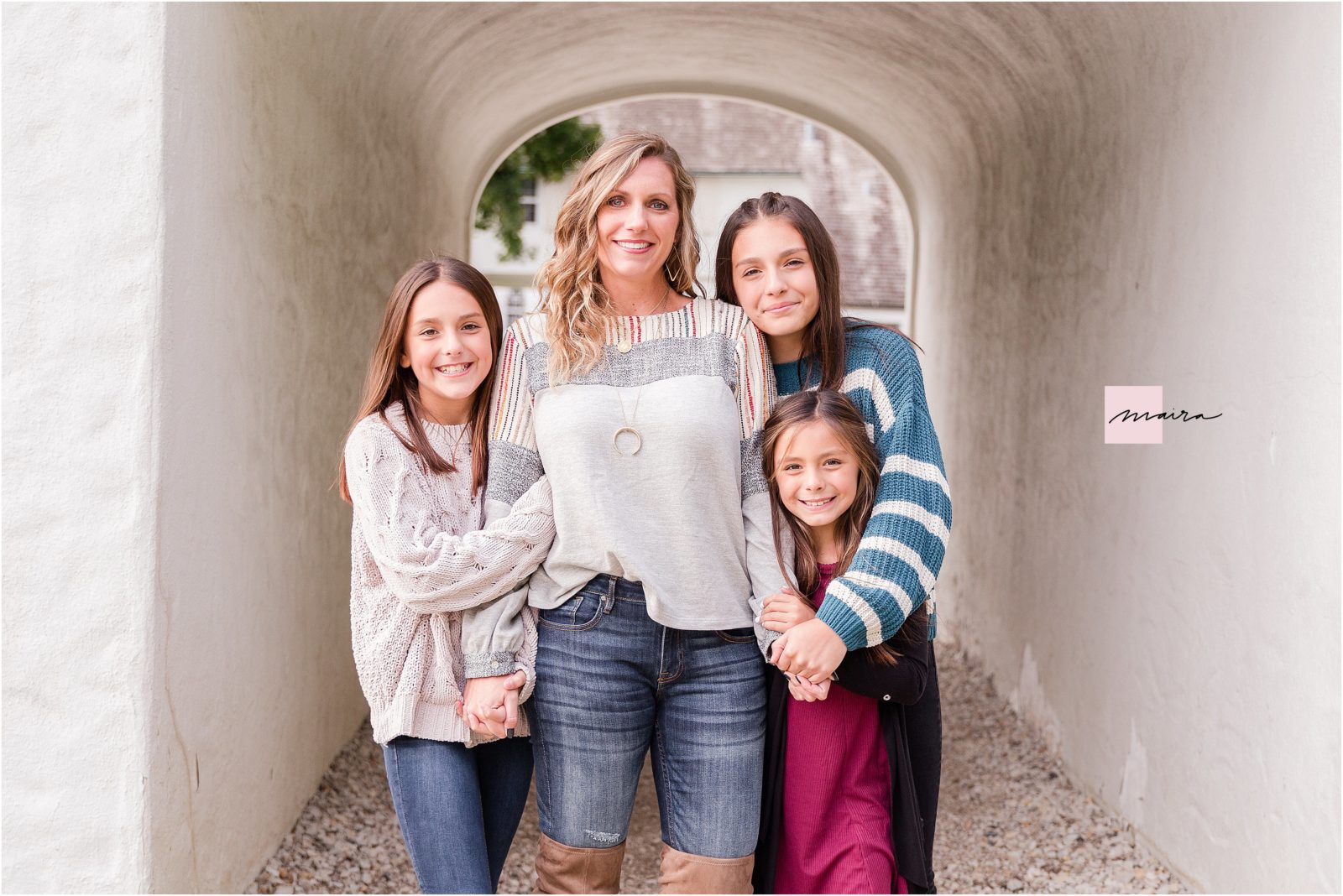 Beautiful Family Session in Adler Park, Libertyville, IL Mother and her four sweet daughters, Sisters