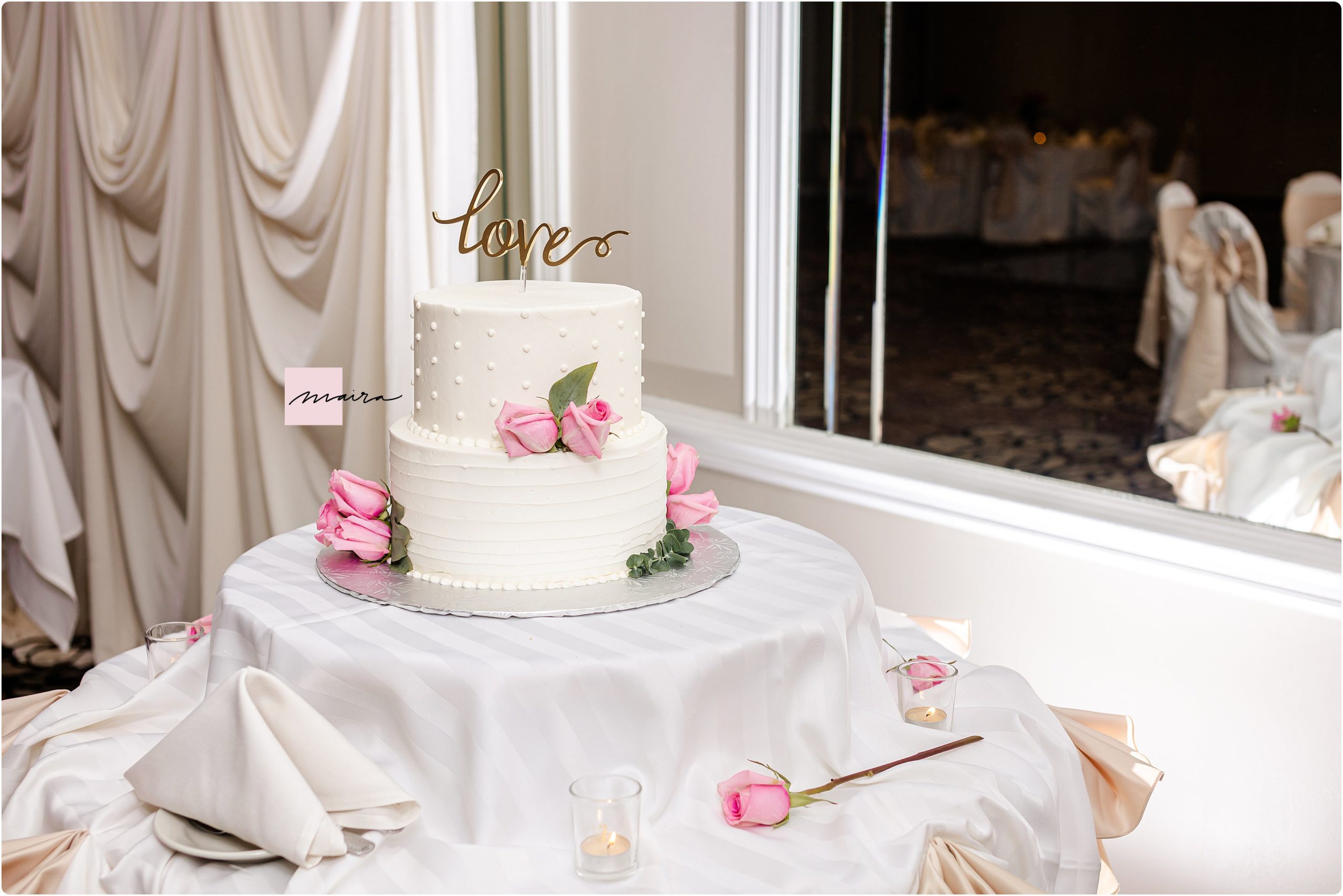 Wedding Cake, Wedding, Wedding Details, Flower Bouquet, Brides Bouquet, Roses, Pink Roses, Wedding Cake, Cake, Wedding Key, Key to Happiness