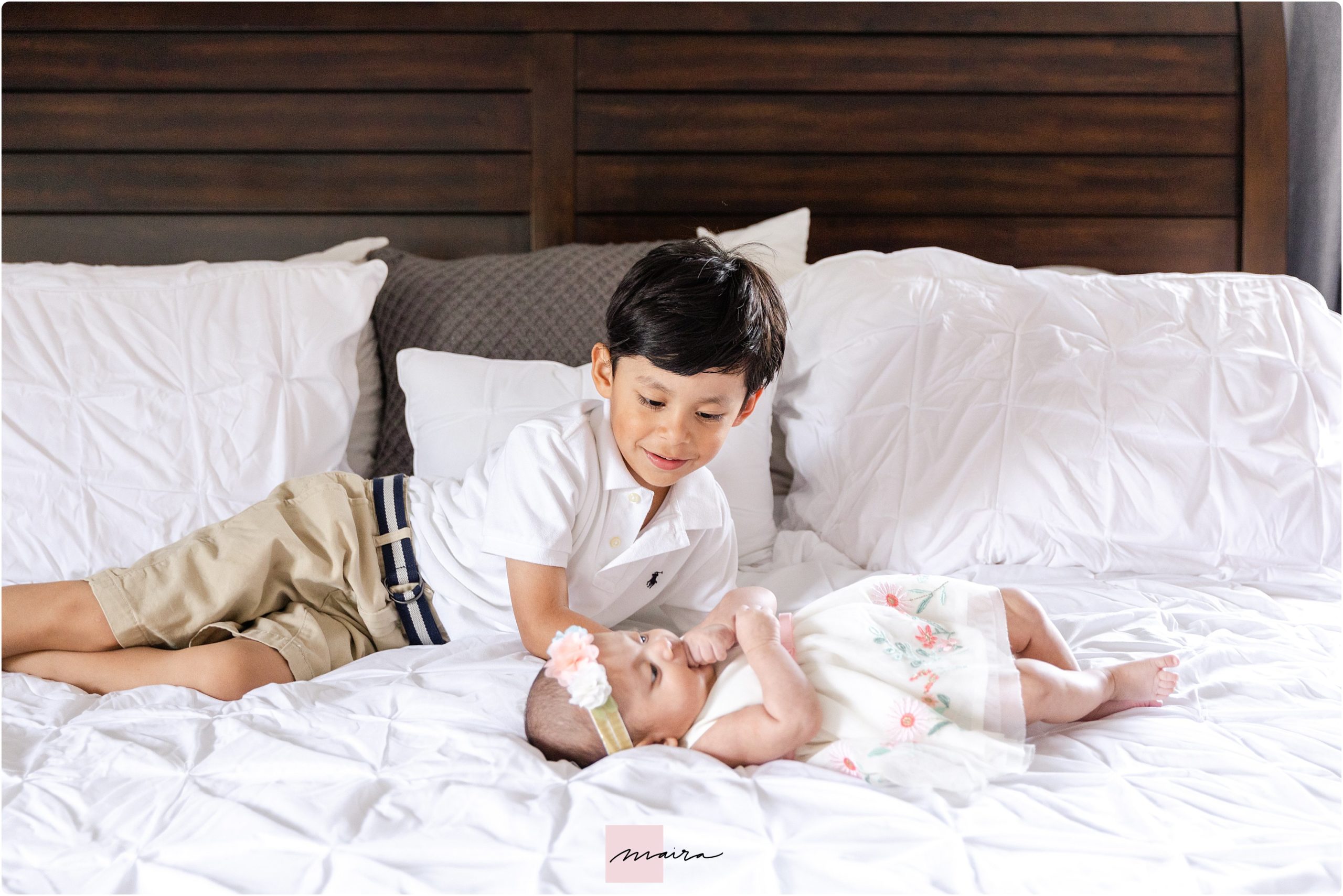 Newborn Home Session, Home Family Session, Baby arrival, Big brother and little sister, Beautiful Latino Family, Welcome home baby, Baby, Brother, Family Session at home, Home, Family